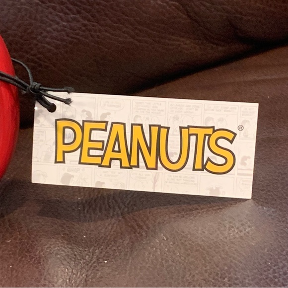 Peanuts Snoopy with Christmas Gifts and Snowflakes Ceramic Christmas Mug - Picture 6 of 7